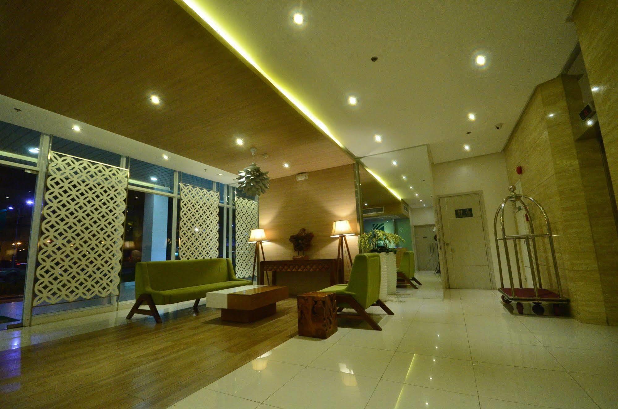 Injap Tower Hotel Iloilo City Exteriör bild